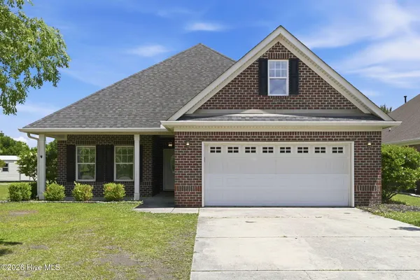 $394,900 | 201 Silver Creek Loop, Sneads Ferry, NC 28460