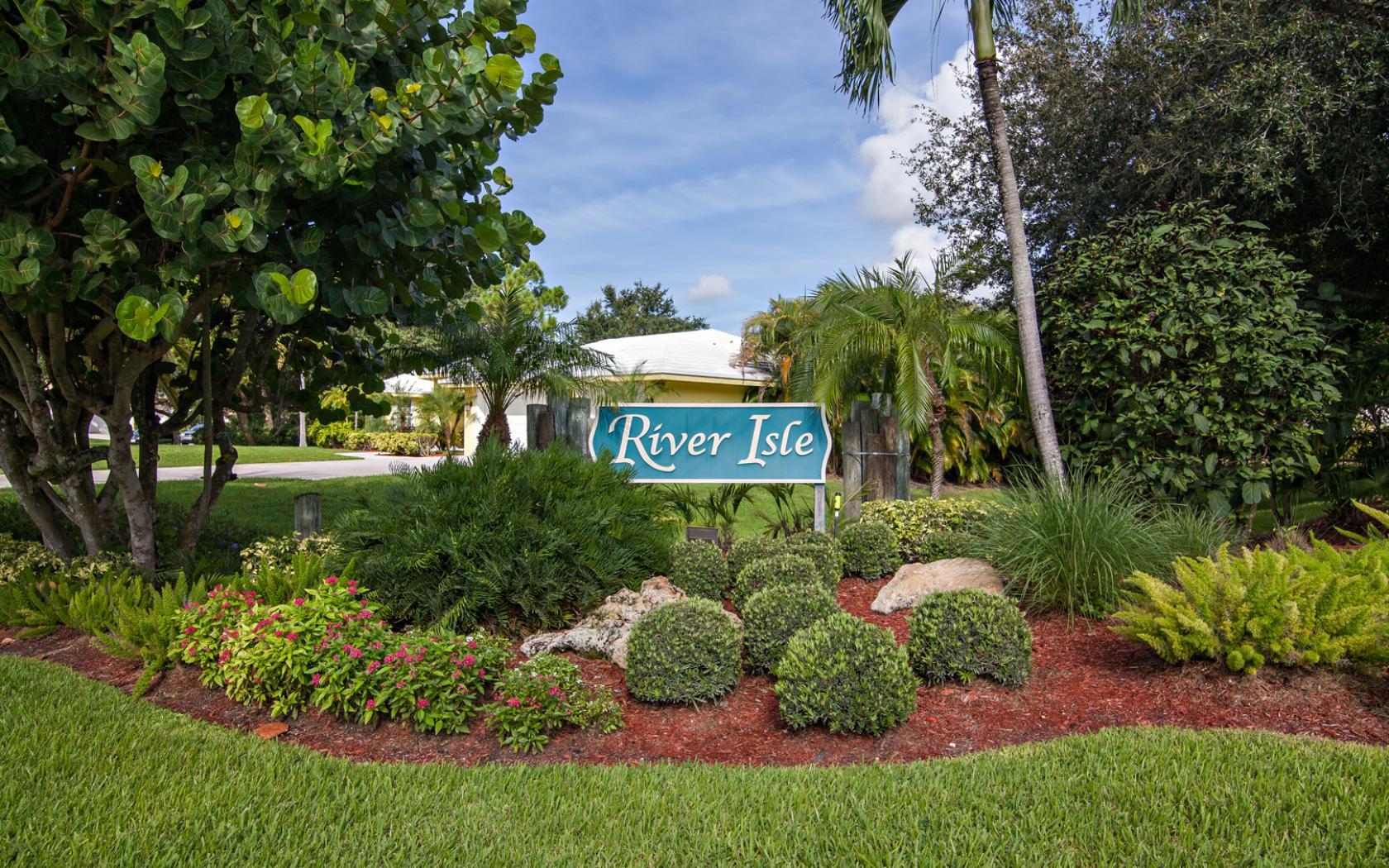 5841 River Isle Road Jupiter, FL 33458 - Photo 2 of 20 5841 River Isle Entrance