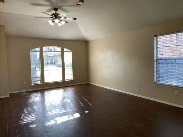 $2,200 | 4401 Egret Drive, Seabrook, TX 77586