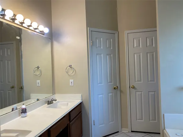 $2,200 | 4401 Egret Drive, Seabrook, TX 77586