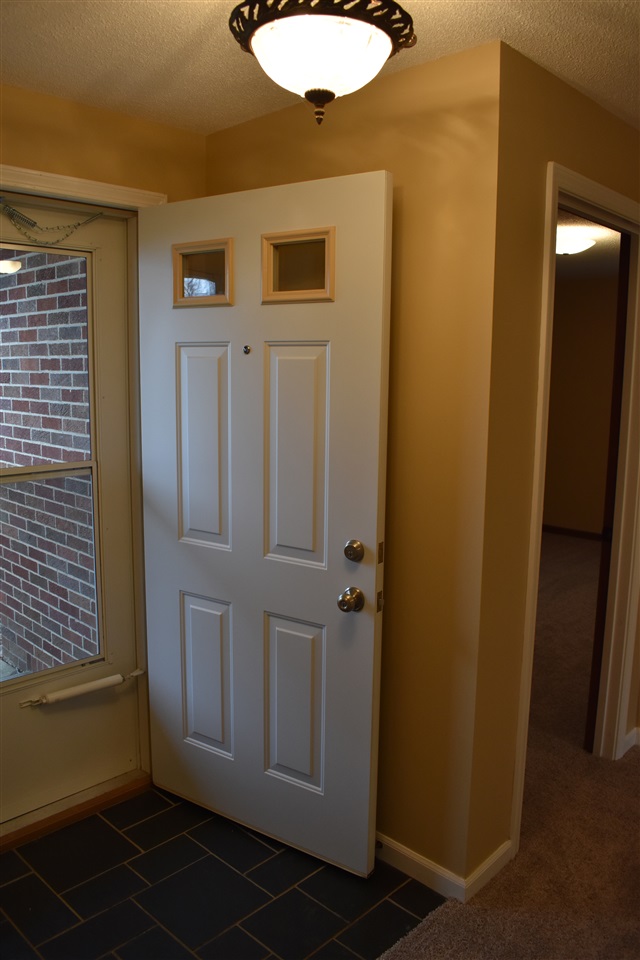 3712 Montagne Drive Fort Wayne, IN 46816 - Photo 3 of 15