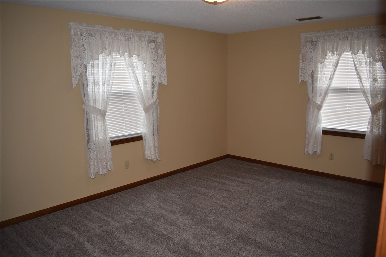3712 Montagne Drive Fort Wayne, IN 46816 - Photo 8 of 15