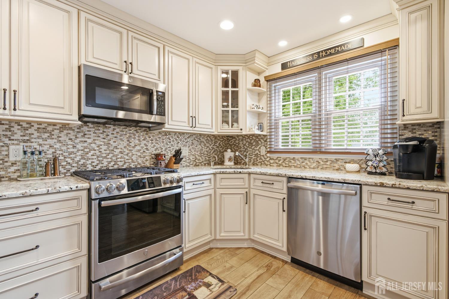9 Brox Road Edison, NJ 08817 - Photo 9 of 38