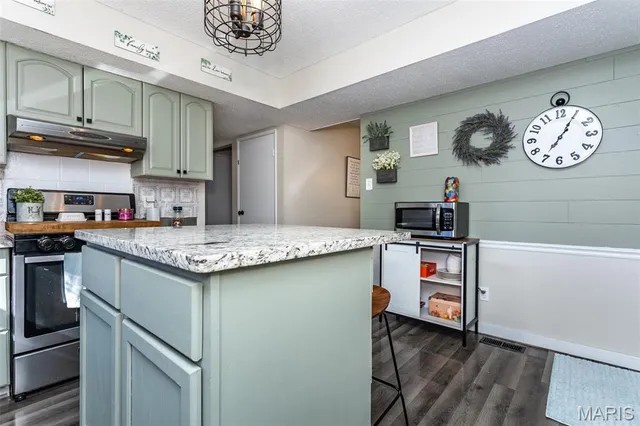 $350,000 | 11816 Beaverton Drive, Bridgeton, MO 63044