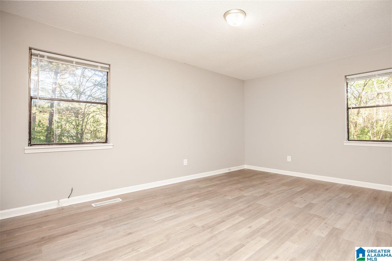 446 Murphys Lane Bessemer, AL 35023 - Photo 4 of 31