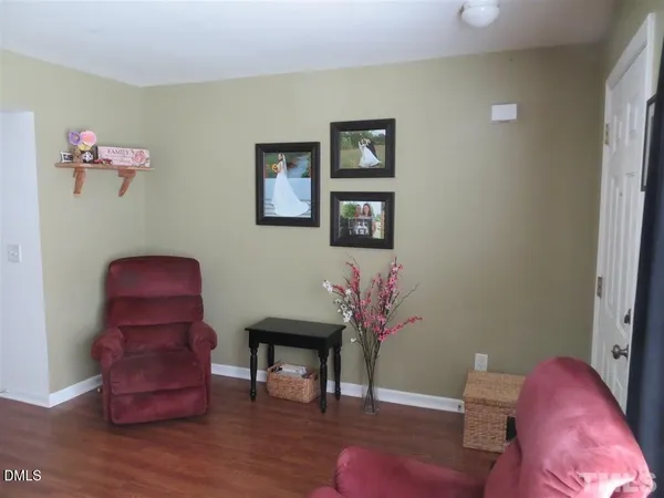 $1,495 | 17 Red Lane, Raleigh, NC 27606