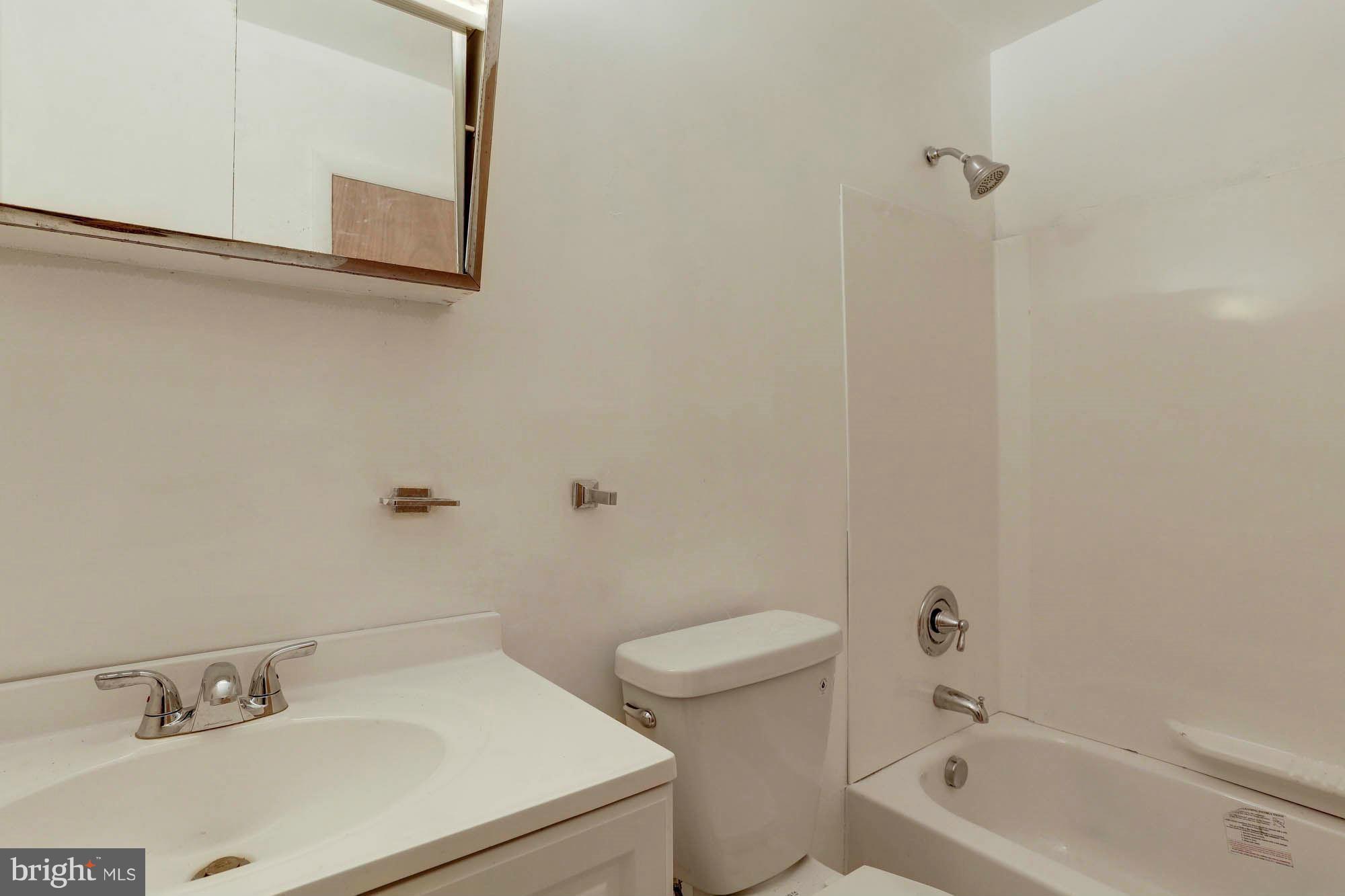 1500 Booker Road Shady Side, MD 20764 - Photo 17 of 25 Bath