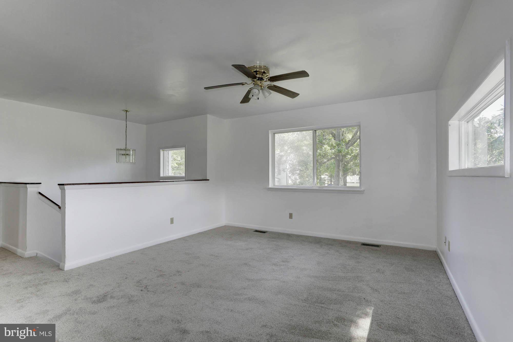 1500 Booker Road Shady Side, MD 20764 - Photo 4 of 25 Living Room