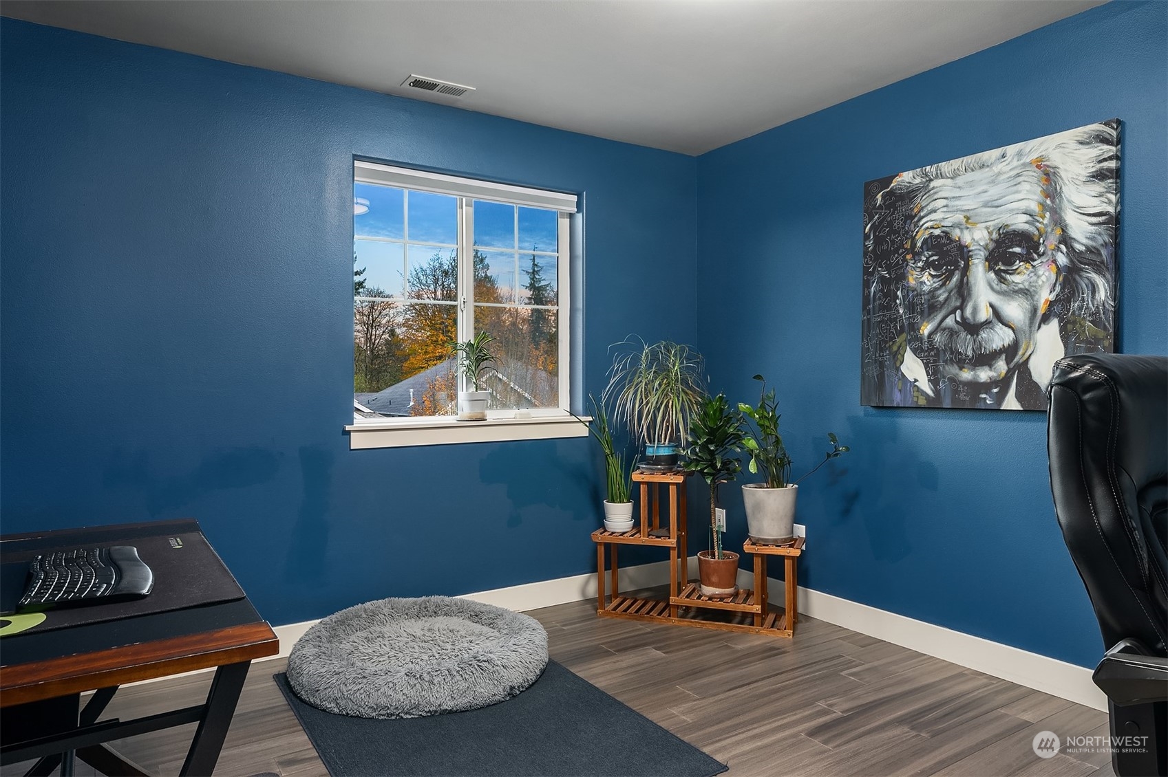 11520 56th Drive Southeast Everett, WA 98208 - Photo 22 of 30 a living room with furniture and a window