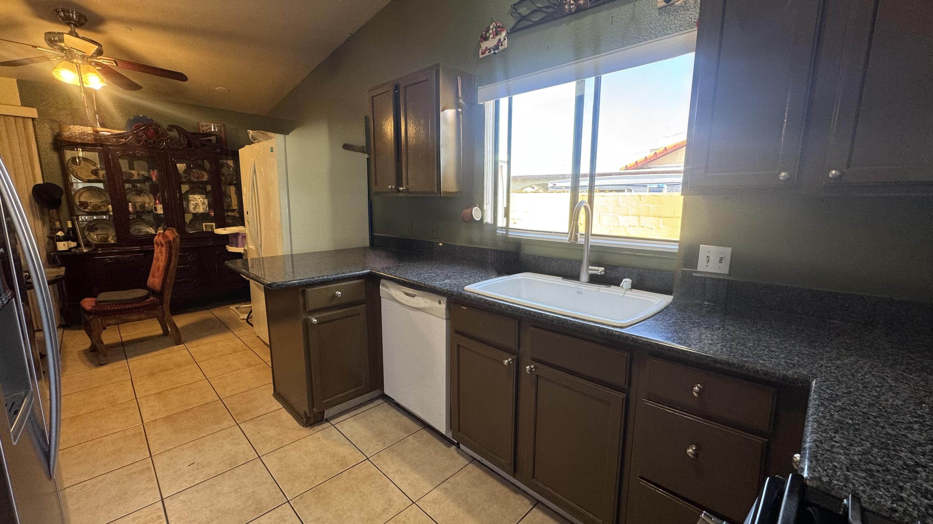 82474 Priscilla Court Indio, CA 92201 - Photo 12 of 29 IMG_7793