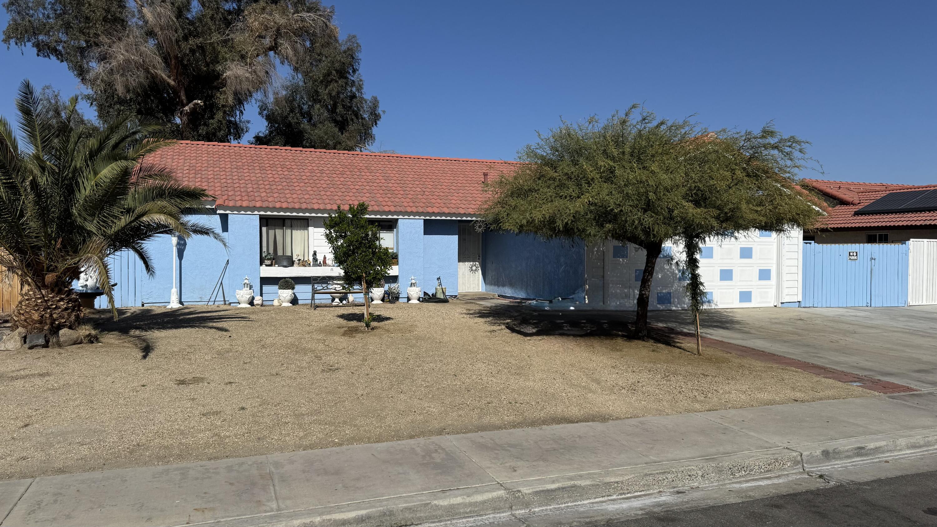 82474 Priscilla Court Indio, CA 92201 - Photo 3 of 29 IMG_7852