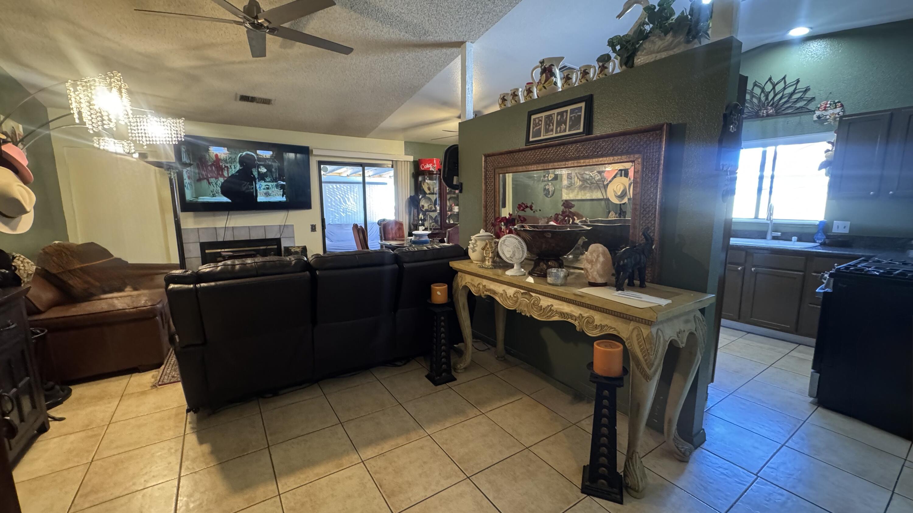 82474 Priscilla Court Indio, CA 92201 - Photo 4 of 29 IMG_7798