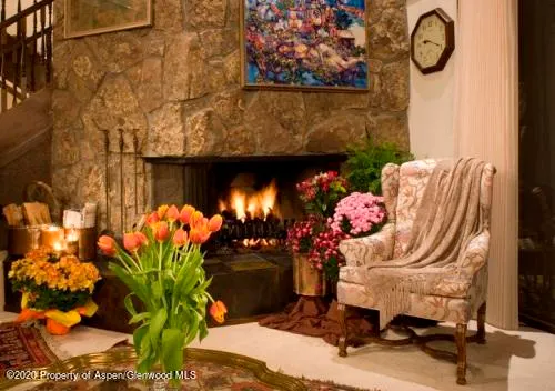 a view of entryway with flower pots