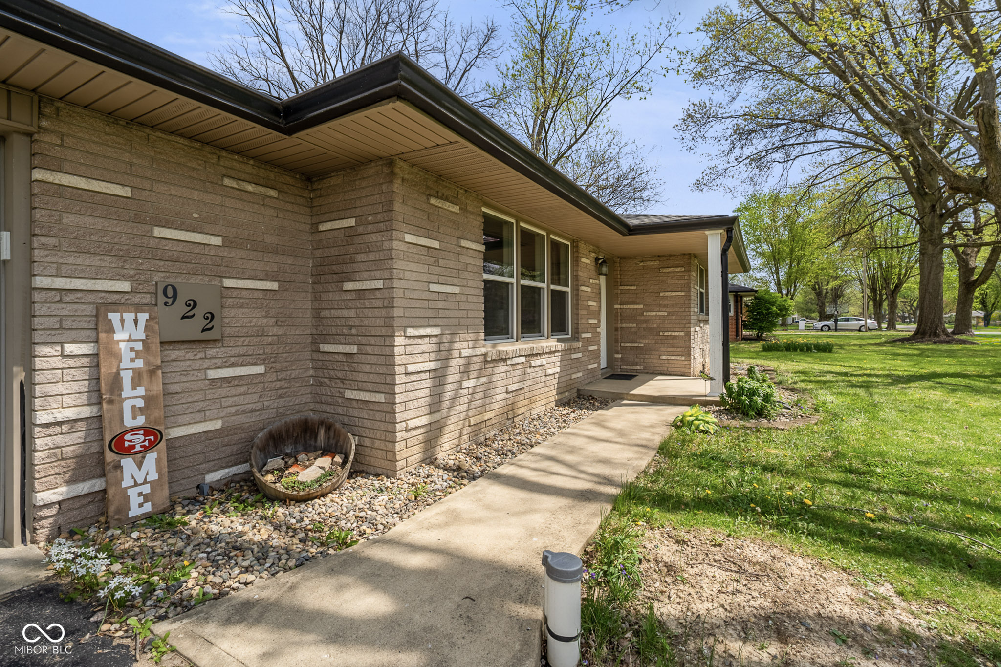 922 Slack Drive Anderson, IN 46013 - Photo 2 of 31