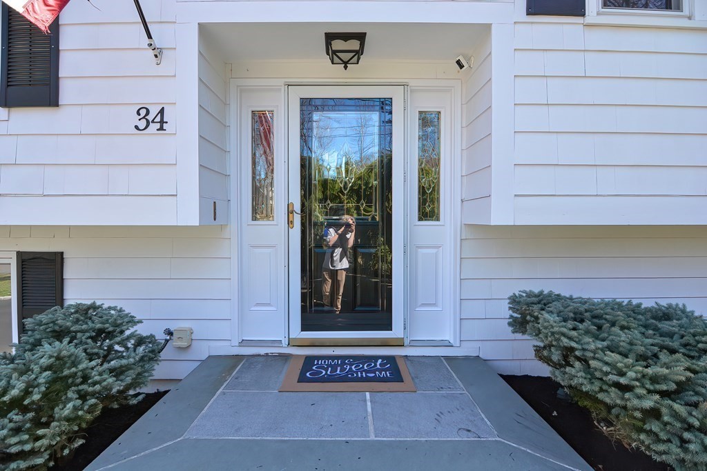 34 Eastview Road Hopkinton, MA 01748 - Photo 4 of 41 Gallery Image 4