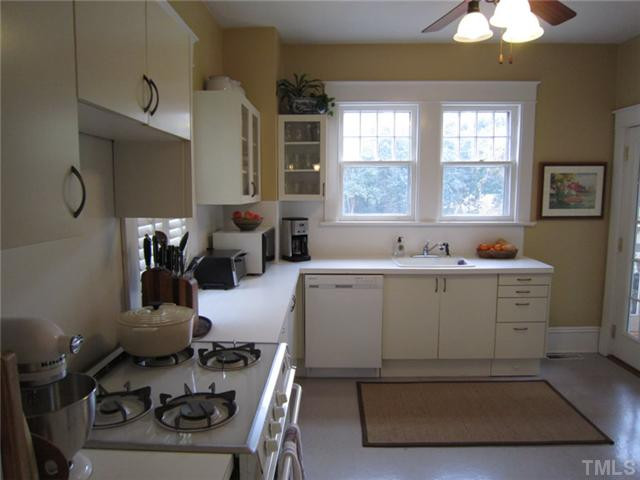 1704 Dare Street Raleigh, NC 27608 - Photo 9 of 25 Kitchen