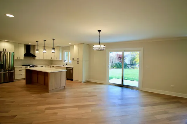 $695,000 | 42-w668 Steeplechase, St. Charles, IL 60175