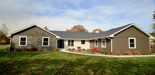 $695,000 | 42-w668 Steeplechase, St. Charles, IL 60175