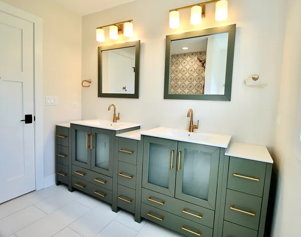 $695,000 | 42-w668 Steeplechase, St. Charles, IL 60175