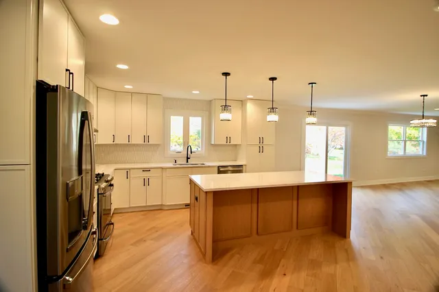 $695,000 | 42-w668 Steeplechase, St. Charles, IL 60175