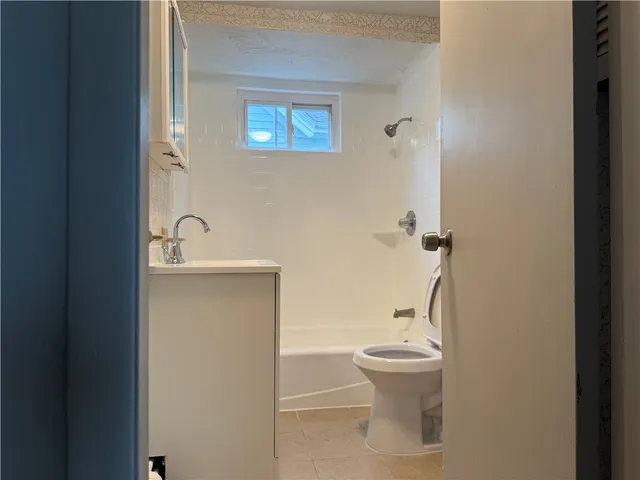 $2,400 | 50 East Transit Street, Unit 2, Providence, RI 02906