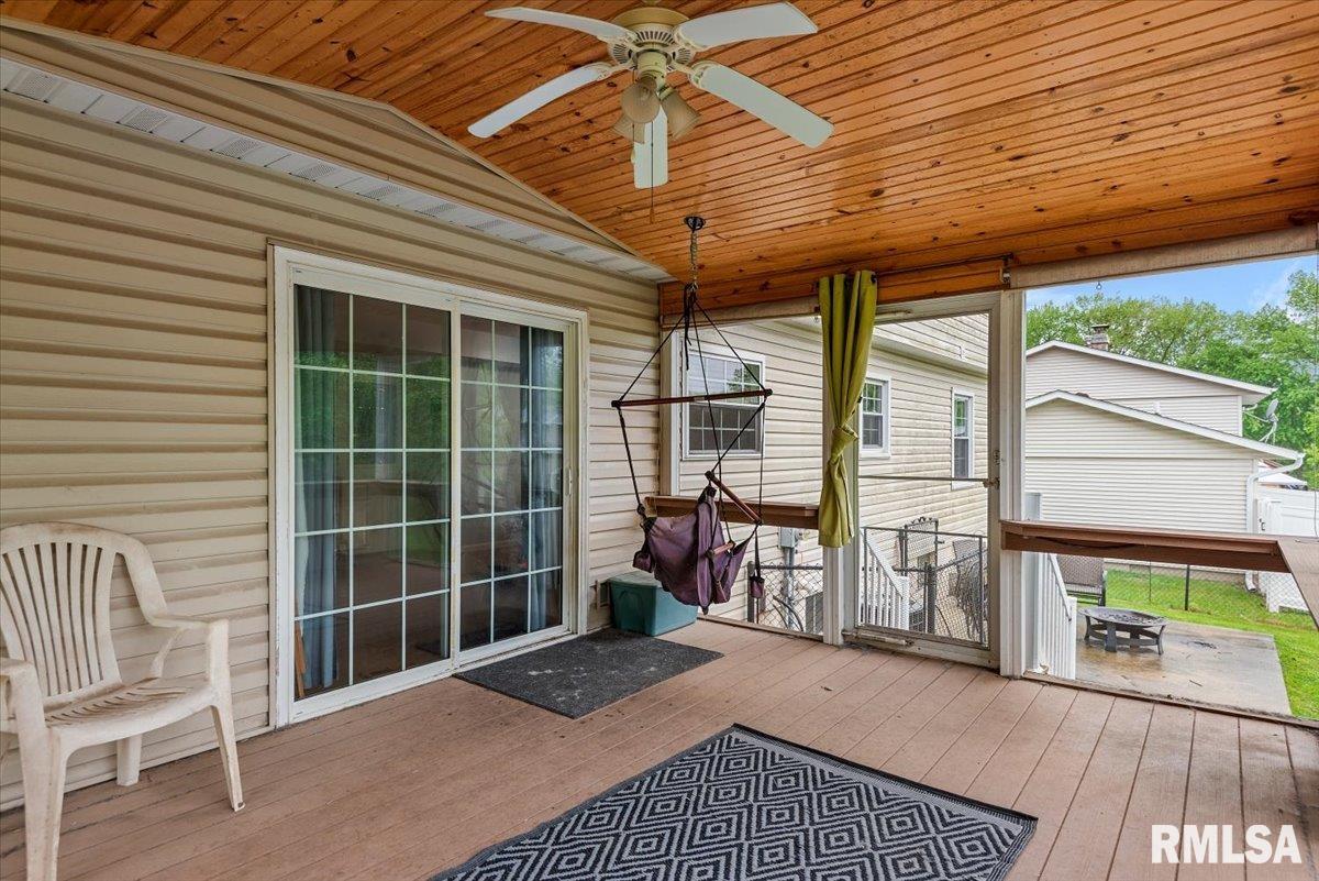 3960 North Northbrook Drive Decatur, IL 62526 - Photo 12 of 37