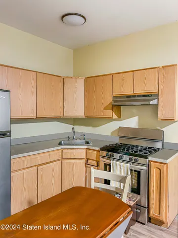 $1,150,000 | 24 Sapphire Court | Tottenville