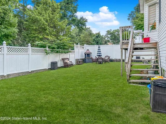 $1,150,000 | 24 Sapphire Court | Tottenville