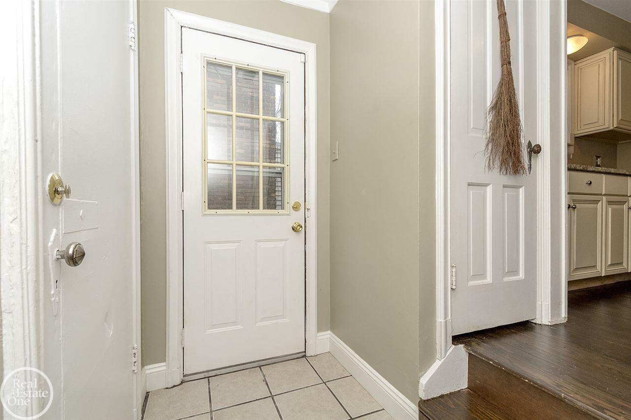 429 Moran Road Grosse Pointe Farms, MI 48236 - Photo 23 of 60