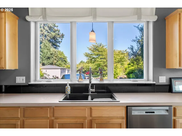 $929,000 | 161 3rd Street, Lake Oswego, OR 97034