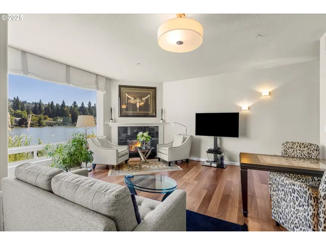 $929,000 | 161 3rd Street, Lake Oswego, OR 97034