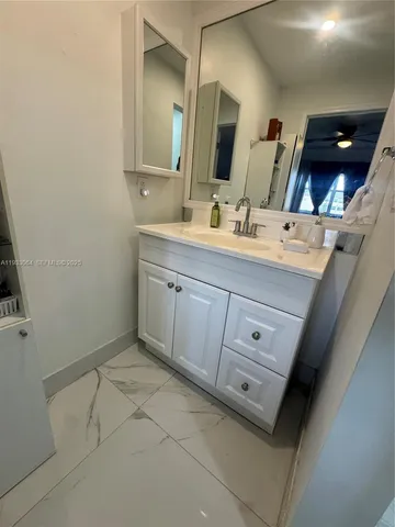 $159,990 | 9330 Sunrise Lakes Boulevard, Unit 304, Sunrise, FL 33322