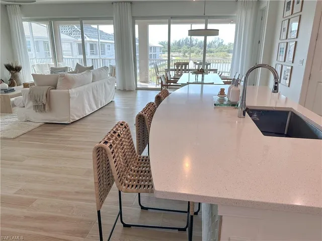 $7,900 | 207 Indies Drive East, Unit 201, Naples, FL 34114