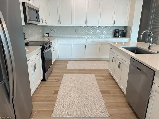 $7,900 | 207 Indies Drive East, Unit 201, Naples, FL 34114