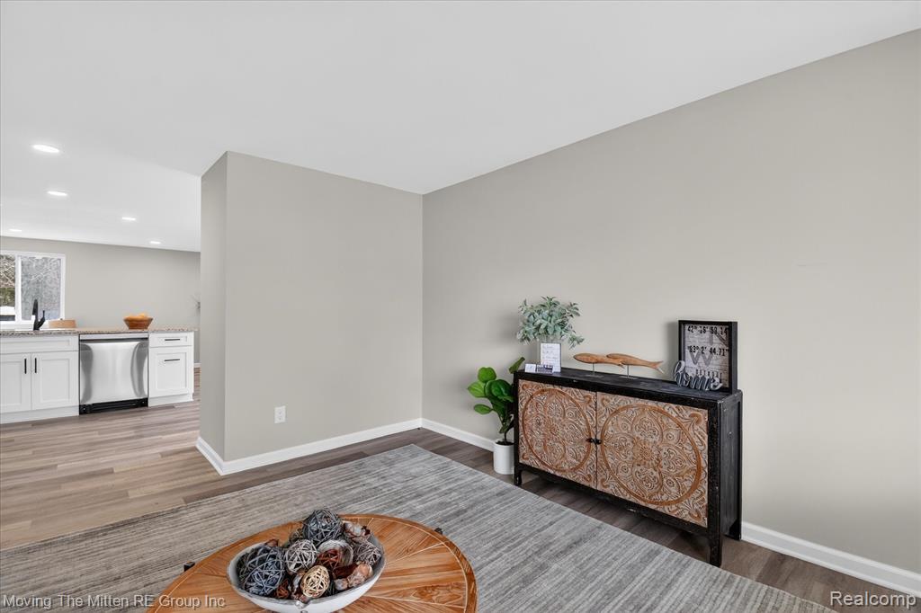 38061 Walnut Street Romulus, MI 48174 - Photo 9 of 68