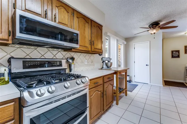 $322,000 | 809 Broadmoor Drive, Mesquite, TX 75149