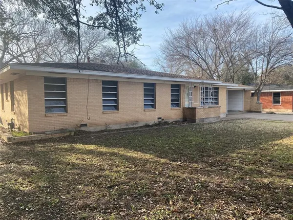 $229,000 | 2408 Lake Air Drive, Waco, TX 76710