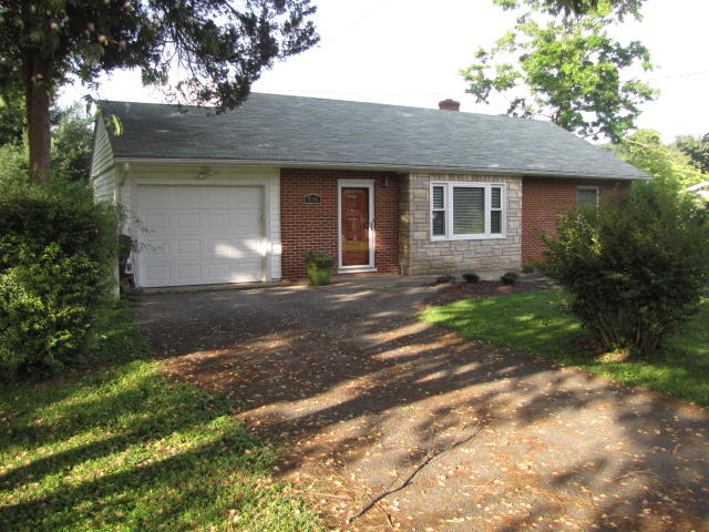 7041 Brookview Road Roanoke, VA 24019 - Photo 1 of 17 front