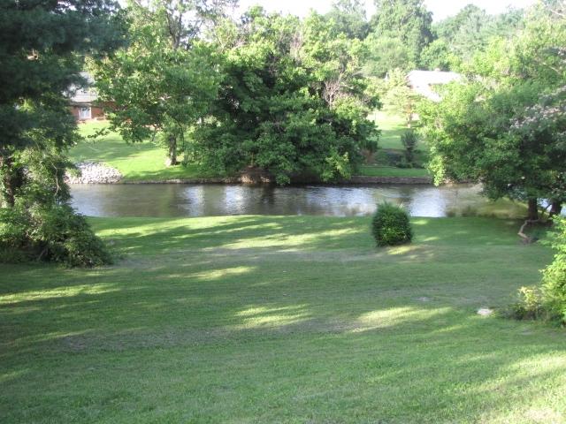 7041 Brookview Road Roanoke, VA 24019 - Photo 3 of 17 IMG_4317