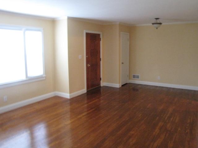 7041 Brookview Road Roanoke, VA 24019 - Photo 4 of 17 IMG_4314