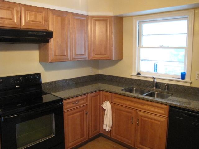 7041 Brookview Road Roanoke, VA 24019 - Photo 8 of 17 IMG_4303