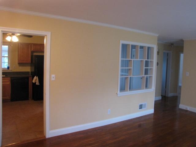 7041 Brookview Road Roanoke, VA 24019 - Photo 9 of 17 IMG_4304