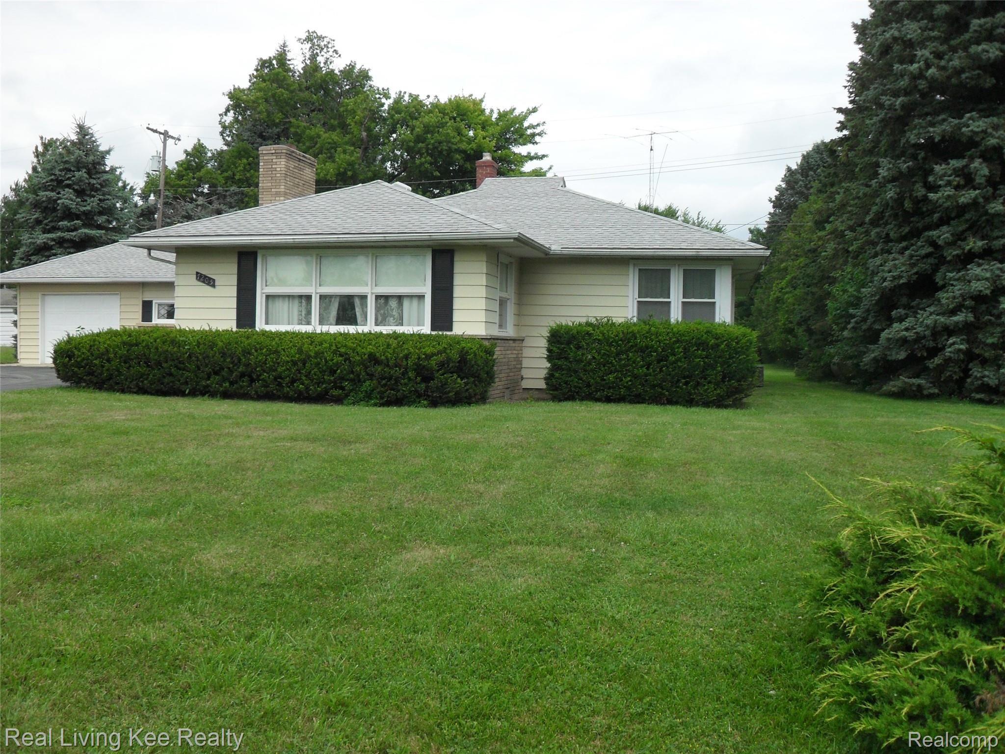 7205 Sheridan Line Road Lexington, MI 48450 - Photo 3 of 27 SDC13261.JPG