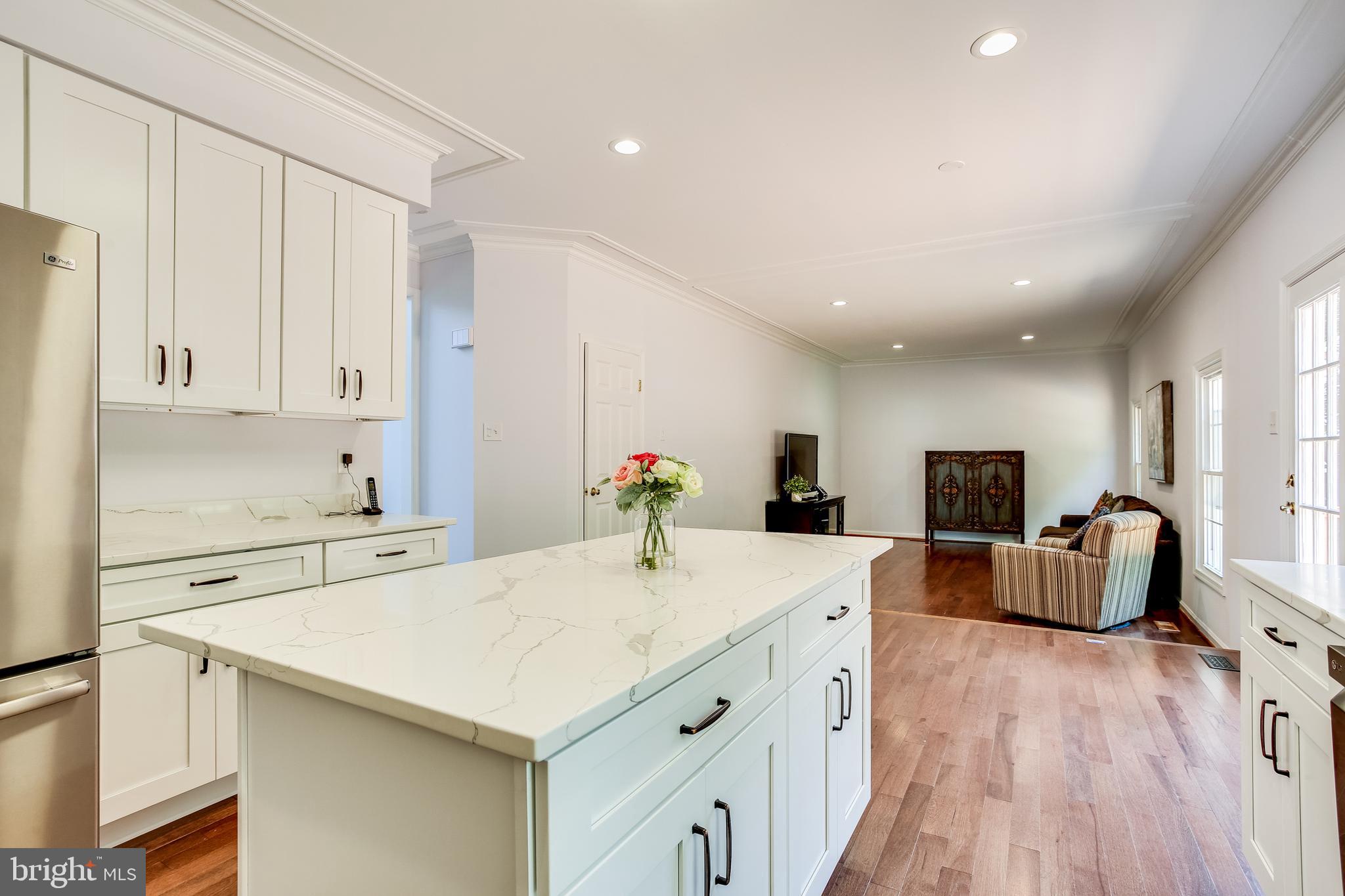 8185 Elko Drive Ellicott City, MD 21043 - Photo 9 of 34