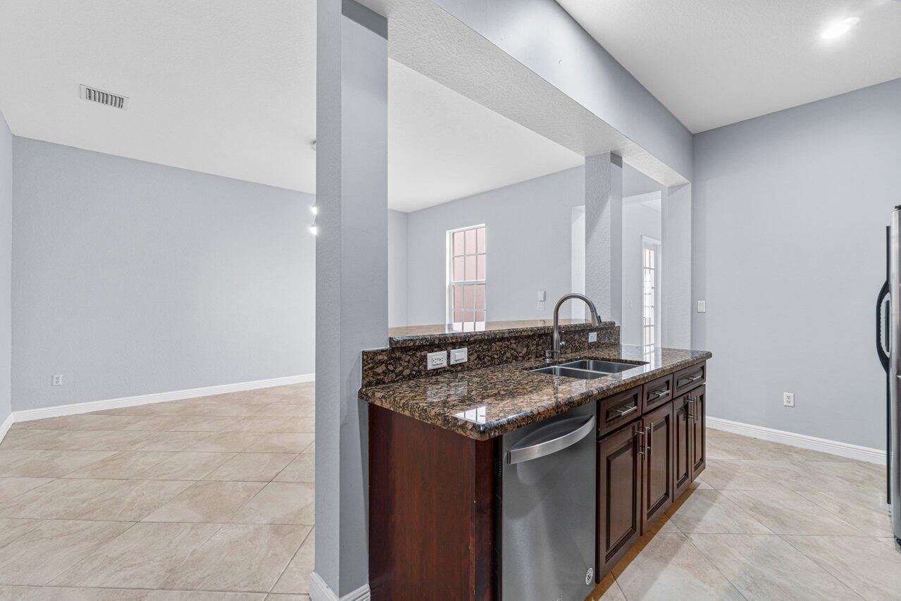 8339 Northwest 8th Terrace Boca Raton, FL 33487 - Photo 10 of 39 015-8339Northwest8thTerrace-BocaRaton-FL