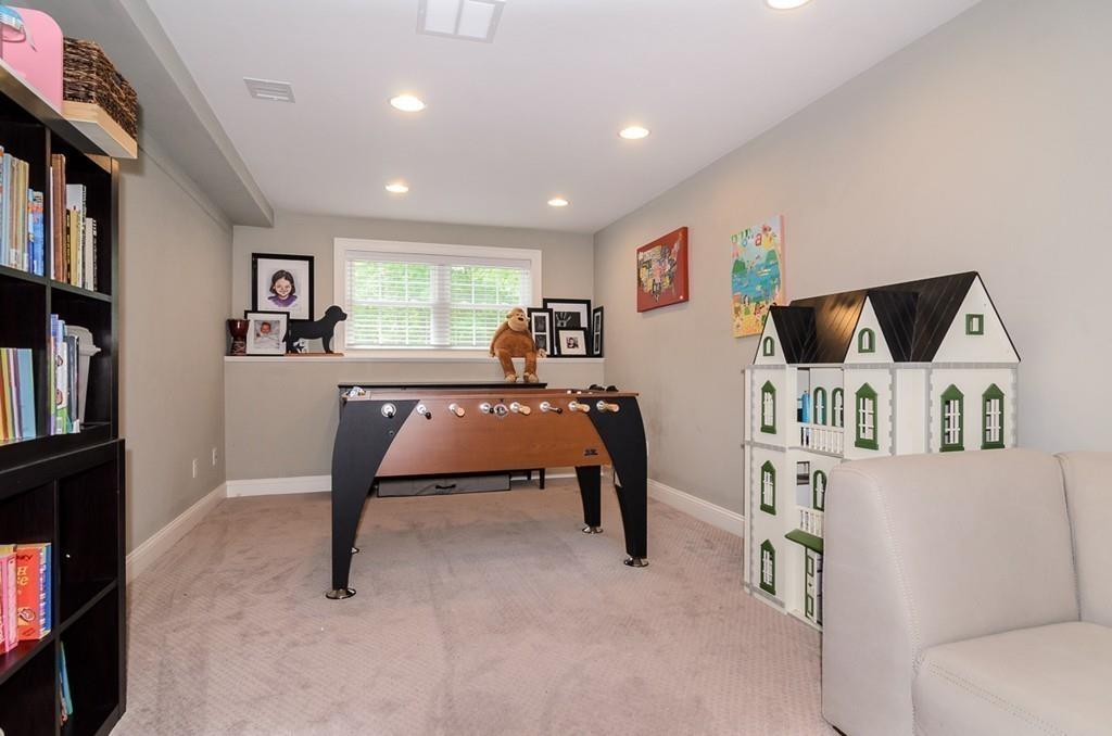 26 Redwing Road Wellesley, MA 02481 - Photo 17 of 21