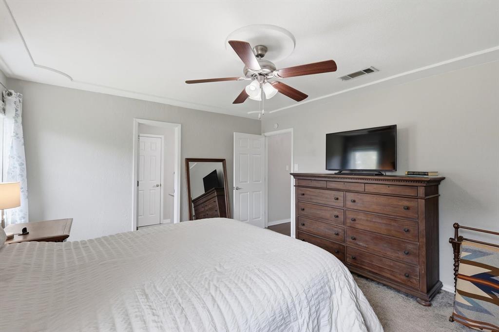 2413 Meadow View Bedford, TX 76021 - Photo 18 of 39
