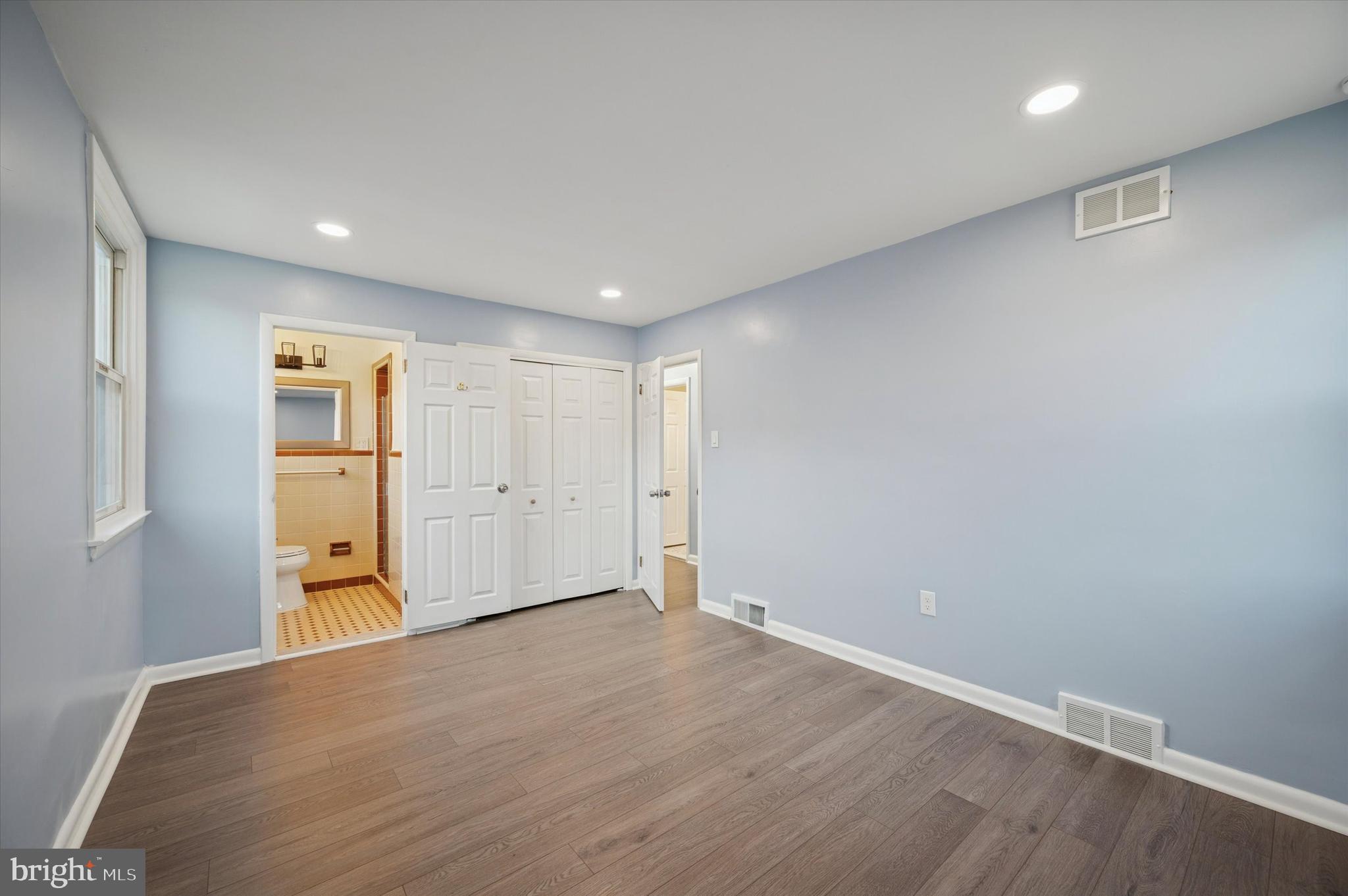 555 Wanamaker Road Jenkintown, PA 19046 - Photo 10 of 26 a view of empty room with wooden floor