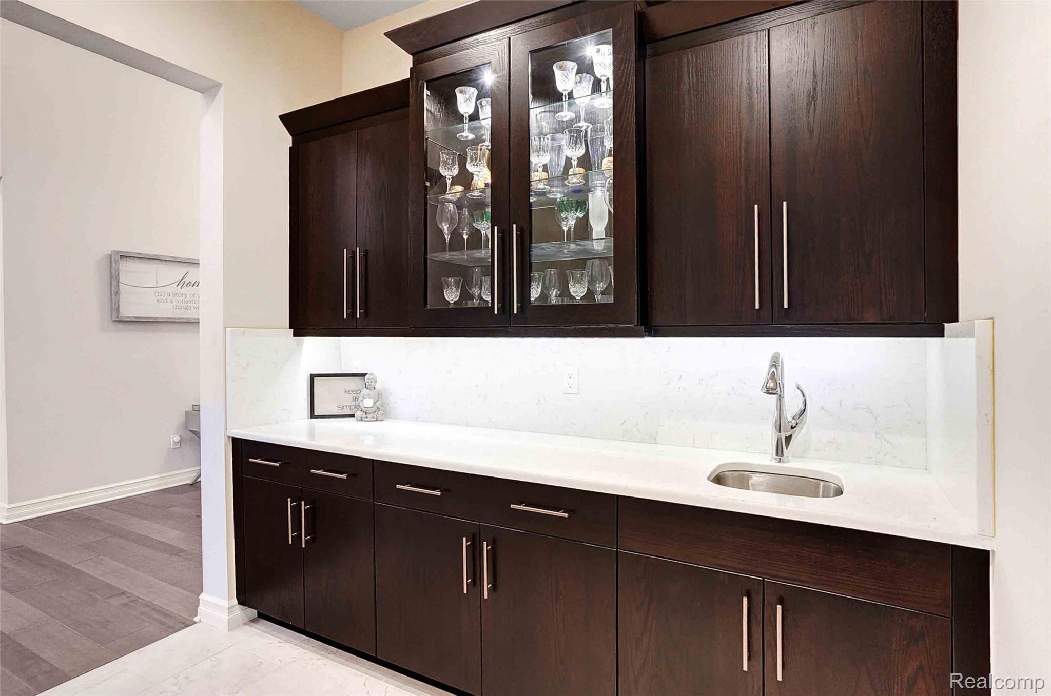 36025 West 14 Mile Road Farmington, MI 48331 - Photo 19 of 38 Wet Bar Area off of Kitchen.jpg