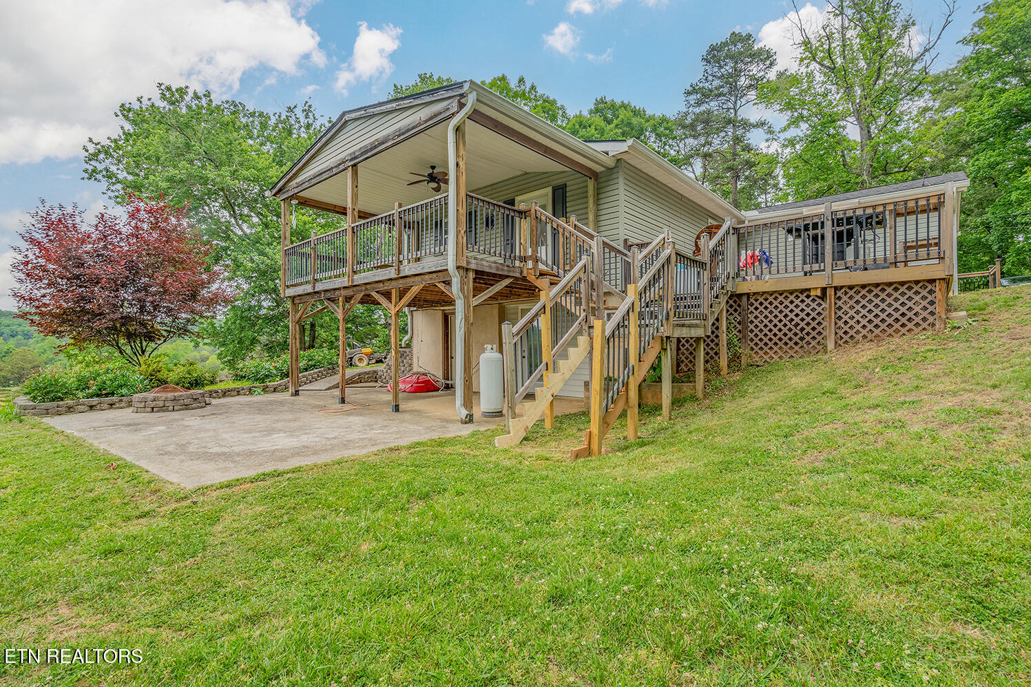 151 Gray Knob Road Kingston, TN 37763 - Photo 34 of 60 DJI_20260516161810_0331_D-HDR